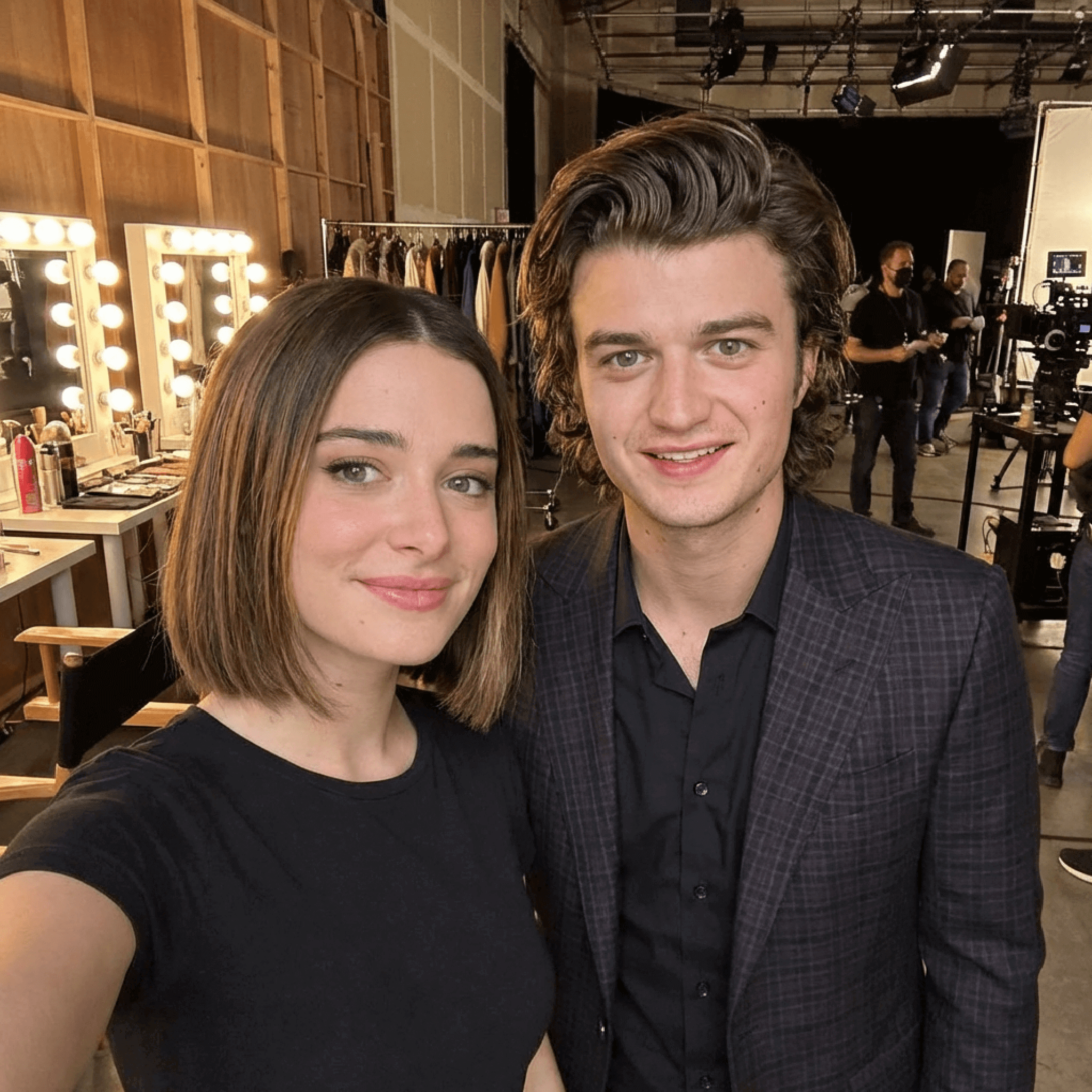 [Click to Try] Selfie with Joe Keery