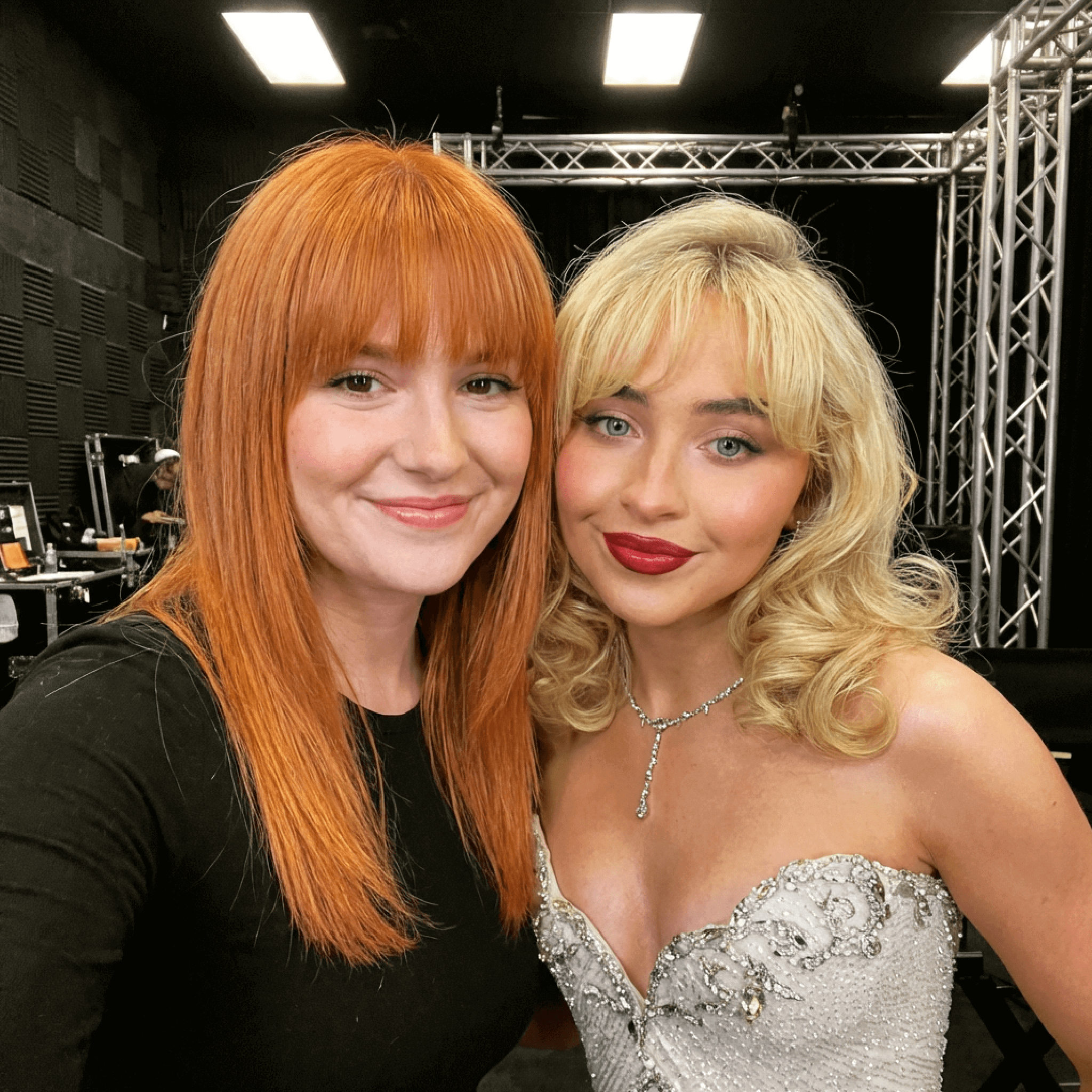 [Click to Try] Selfie with Sabrina Carpenter